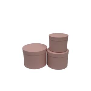 مجموعة علب هدايا دائرية فارغة بدون شعار عالية الجودة مكونة من 3 قطع مع حبل للحمل - متوفرة في المخزون وتقبل التخصيص - Product Image 5