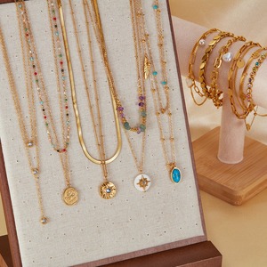 قلادة من الفولاذ المقاوم للصدأ عيار 18 قيراط مطلية بالذهب على الموضة ، مجوهرات نسائية للاحتفال بالذكرى السنوية - Product Image 3