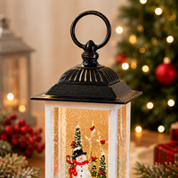 Weihnachtswasserlaterne, Leuchtende Retro-Laterne mit Weihnachtsmann und Funkelnden Schneeflocken Feiertagsdekoration