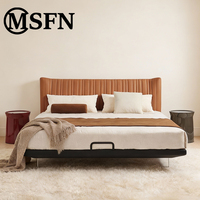 Cama Flotante Vertical Moderna con Tapicería de Microfibra, Base de Acrílico, Cabecera Texturizada Elegante y Diseño Vertical a Rayas