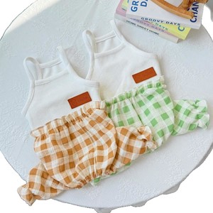 Mono ligero de moda para gatos y perros, estilo primavera/verano, con parche de cuero bicolor verde y marrón y diseño de capullo. - Product Image 4