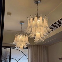 Lustre moderne en verre de Murano pour plafond haut, luminaire suspendu de luxe pour hall d'entrée français, grand lustre décoratif pour escalier long