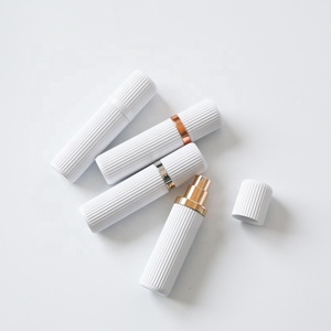 Atomizzatore di Profumo da Viaggio 20ml, Flacone Magnetico Ricaricabile per Eliminare Odori e Profumi Indesiderati - Product Image 1