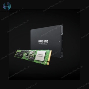 Unidad de estado sólido SSD Enterprise SAS 24 Gb/s PM1653 30,72 TB lectura aleatoria 800K IOPS - Product Image 3