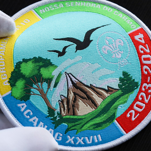 ป้ายติดเสื้อผ้า ป้ายแบรนด์สั่งทำ ออกแบบโลโก้ 3 มิติ แบบติดตีนตุ๊กแก ผ้าทอ ป้ายรีดติดเสื้อผ้า - Product Image 2