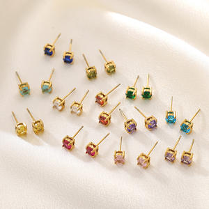 Pendientes de Botón con Circonita, Piedra de Nacimiento |   Joyería de Piedra Natalicia Redonda de Circonita Cúbica en Acero Inoxidable Chapado en Oro de 18K PVD |   Hipoalergénico, Impermeable - Product Image 2