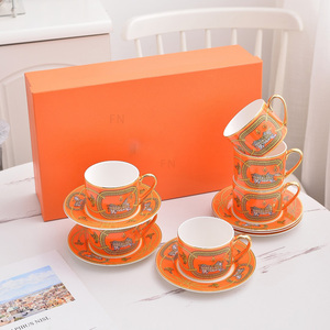 Venta al por mayor de fábrica: Juego de 12 tazas y platillos de porcelana fina con diseño de caballo naranja, estilo europeo de lujo, ecológicos, ideales para regalos. - Product Image 1