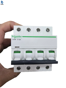 Interruptor de Circuito en Miniatura IC65N 4P D32A, Dispositivo de Protección Contra Sobrecarga y Cortocircuito, Componente Eléctrico de Bajo Voltaje - Product Image 1
