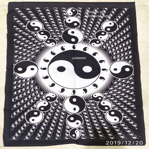 Nouvelle Tapisserie Murale Tricotée LAXMANS Yin Yang en Coton Imprimé Multicolore 75x110cm en Gros, Provenant d'Inde - Product Image 2