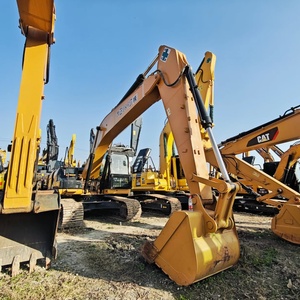 รถขุดตีนตะขาบมือสอง CAT320D2 ขนาด 20 ตัน ยี่ห้อแคทเทอร์พิลลาร์ สภาพเหมือนใหม่จากโรงงาน เหมาะสำหรับงานก่อสร้าง พร้อมบุ้งกี๋ขนาด 1 เมตร และกำลัง 112 กิโลวัตต์ - Product Image 1