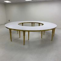 Tables de mariage de luxe en forme de demi-lune, dorées et blanches, tables de réception serpentine en MDF et acier inoxydable, tables de banquet de mariage