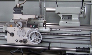 Torno horizontal manual CS6266, torno convencional de bancada con hueco para el eje, para trabajar metales con un gran diámetro del eje. - Product Image 5