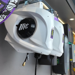 Enrouleur de <span class=keywords><strong>tuyau</strong></span> mural robuste rétractable pour eau, air et électricité, idéal pour garage, atelier et lave-auto - Product Image 4