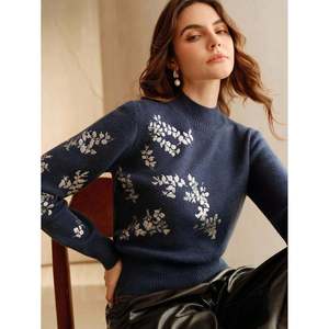 Pull à col montant en jacquard floral noir S Pulls pour femmes - Product Image 5