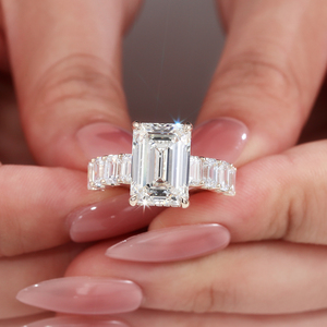 Anillos de compromiso de lujo de oro amarillo macizo de 18K, 14K, 10K con diamante de 5 quilates de corte esmeralda, certificado IGI, cultivado en laboratorio, diseño de anillo personalizado. - Product Image 1