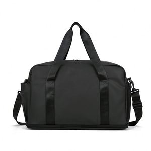 Sac de sport imperméable grande capacité avec logo personnalisé, sac de voyage pour hommes et femmes - Product Image 2