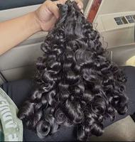 Expédition rapide Cheveux naturels de donneur unique Cheveux indiens bouclés bruts Cheveux birmans bouclés bruts Lots de cheveux bouclés bruts Cheveux bruts non traités