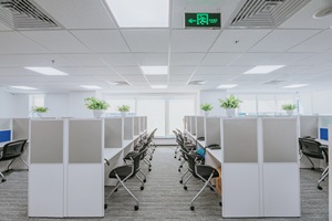 Centro de llamadas de fábrica de 25 años, 10 estaciones de trabajo, escritorio, muebles de oficina, cubículo de oficina, mesa de estación de trabajo de oficina - Product Image 4