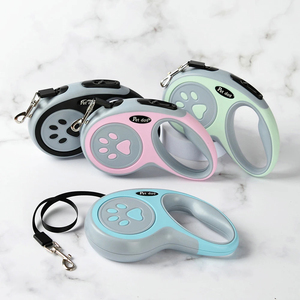 Correa Retráctil de Nailon con Diseño de Huella de Perro, 5M, para Perros Pequeños, Medianos y Grandes, Resistente, para Paseos al Aire Libre, con Mosquetones, para Yorkies y Otras Mascotas - Product Image 6