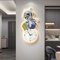 Nouvelle conception d'horloge murale moderne Astronaute, horloge murale silencieuse, décoration de la maison, luxe pour le salon, la chambre d'enfants