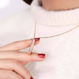 <span class=keywords><strong>Collana</strong></span> con Ciondolo SongYi <span class=keywords><strong>Personalizzabile</strong></span> con <span class=keywords><strong>Nome</strong></span> Barra 3D Asta Retrattile Oro Rosa Zircone Acciaio Inossidabile Catenina Veneziana - Product Image 6
