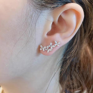 Orecchini a Farfalla Bianchi Champagne con Cristalli e Strass, Gioielli Romantici da Festa per Donne - Product Image 5