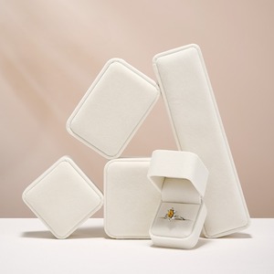 กล่องใส่แหวนแบบกำหนดเอง กล่องกำมะหยี่ใส่เครื่องประดับ กล่องใส่แหวนขอแต่งงาน กล่องใส่สร้อยข้อมือ กล่องใส่สร้อยคอ กล่องบรรจุภัณฑ์ กล่องของขวัญ - Product Image 3