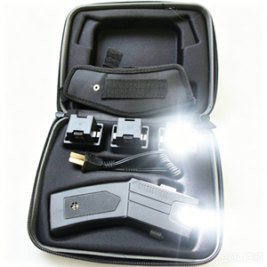 ไฟฉาย LED ระยะไกล MagiUSA X26 สำหรับขายส่ง ปรับแต่งได้ ไฟฉายโปรโมชั่นสำหรับใช้งานกลางแจ้ง พร้อมรีโมทคอนโทรล ฟังก์ชั่นกระพริบ ปรับแต่งได้ - Product Image 1