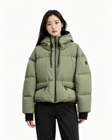 Veste courte à capuche en duvet vert armée pour femme