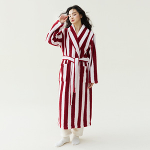 Otoño e invierno nueva bata hermosa de lana de coral grueso para hombres y mujeres, albornoz largo, <span class=keywords><strong>pijama</strong></span> de <span class=keywords><strong>pareja</strong></span>, antiestático - Product Image 1