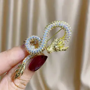 Broche de dragón chino con nueva personalidad de SUYU con joyería de ramillete de moda de diamantes China-Pin de diseño de vestido de Zodiaco elegante