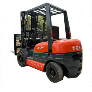 Buen estado Toyota FD30 4,5 metros Carretilla elevadora usada Venta CALIENTE Alta calidad 3T Carretilla elevadora diesel usada barata para la venta - Product Image 1