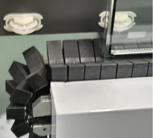 Ultra-Premium PLC-Operated Automatic Vertical Insulating Glass <b>Sealing</b> Droid for <b>Double</b>-Layer <b>Glazing</b> Making - Product Image 3