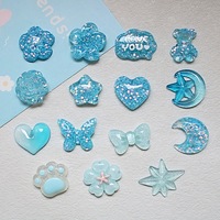 Breloque plate décorative en résine transparente à paillettes bleues, motifs mignons (fleur, ours, cœur, papillon), pour DIY, accessoire pour chaussures et étuis