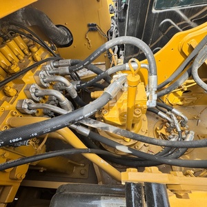 Excavatrice sur chenilles hydraulique Caterpillar 320GC d'occasion de 20 tonnes pour projets municipaux, économe en carburant, puissante et peu kilométrée - Product Image 5