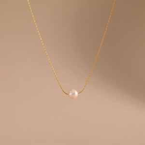 สร้อยคอจี้ทรงกลมประดับมุกดำและเปลือกหอยสีขาวเคลือบทอง 18K เครื่องประดับโชคเกอร์แบบมินิมอลสำหรับผู้หญิง - Product Image 6