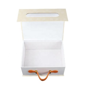 Hotsale Custom Logo Printing Magnetic Flap Closure Luxury Rigid Cardboard <b>Gift</b> <b>Box</b> with Leather Handle Matt Lamination Embossing - Product Image 2
