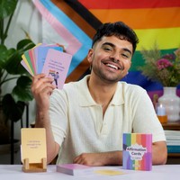 Stampa Personalizzata di Carte LGBTQ Pride OEM, Mazzo di Carte Arcobaleno con Affermazioni per Marchi di Creatori di Comunità, Vendita all'Ingrosso