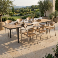 Table de salle à manger extensible d'extérieur avec structure en aluminium thermolaqué et plateau en bois composite, idéale pour villa et jardin
