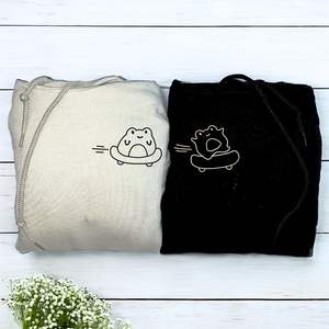 Grenouille Correspondant Hoodies ou Sweatshirts Cadeau Brodé Personnalisé Idée Saint <span class=keywords><strong>Valentin</strong></span> pour les Couples - Product Image 3