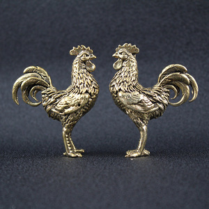 Ornement en laiton Coq Doré, Décoration du Zodiaque, Accessoire de Bureau, Pièce Unique, Design Traditionnel - Product Image 1