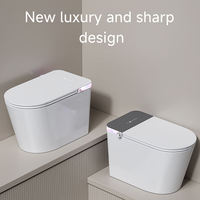 Toilette intelligente en céramique allongée à poser au sol avec télécommande incluse, bidet automatique, siège chauffant, double chasse d'eau, design moderne