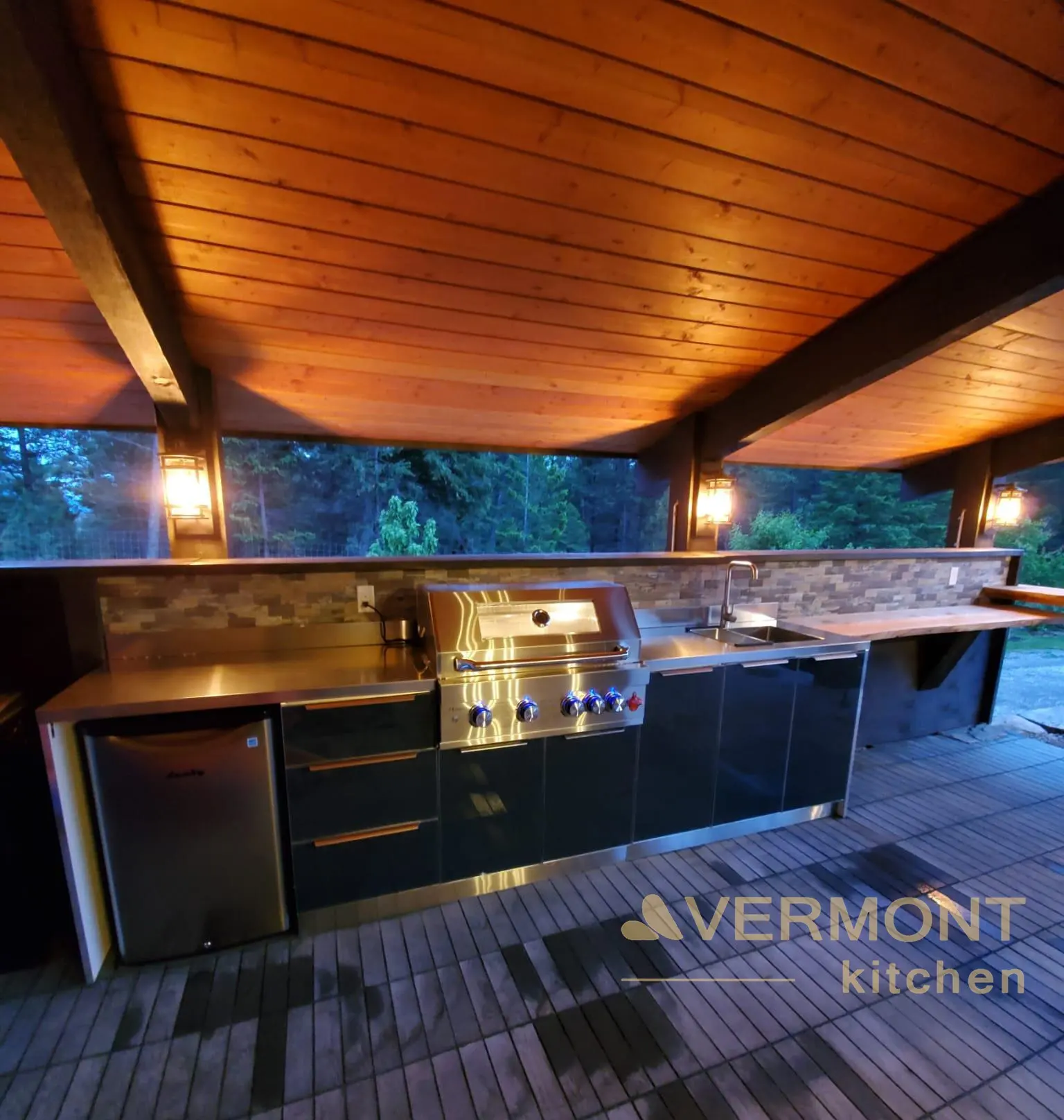 2022 HangZhou Vermont American High Gloss Lacquer Kitchen Shaker Kitchen Cupboard Waterproof Built-in Outdoor kitchen Cabinet