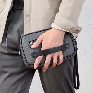 Bolso de Mano para Hombre con Múltiples Bolsillos, Textura Premium, Resistente, Convertible en Bandolera - Product Image 5