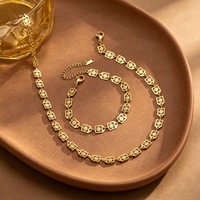Ensemble tendance de bracelet et collier pour fille, motif étoile creuse et maillons carrés, plaqué or, pour usage quotidien, vente en gros TGXL14579