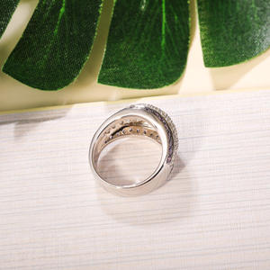 แหวนหมั้นดีไซน์วินเทจจากฮ่องกง ประดับคริสตัลและเพชรเทียม เงินแท้ 925  นำเข้าจากผู้ผลิตโดยตรง - Product Image 5