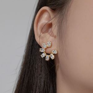 Colección de Lujo Asequible Dylam, Pendientes de Plata S925 con Baño de Rodio y Oro de 18K, Zirconia Cúbica Ovalada de 0.5ct 5A, Diseño Simétrico de Flor de Sol - Product Image 2