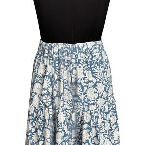 Jupe longue à imprimé botanique bleu, jupe à volants florale indigo, jupe longue à imprimé jardin bleu, jupe longue en coton à volants à imprimé floral bleu - Product Image 2