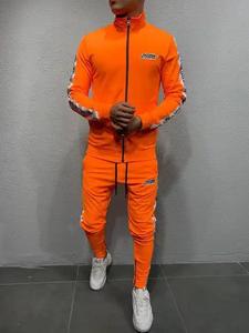 Sweat à capuche personnalisé imprimé et brodé, doublé polaire, en molleton français, en mélange de coton, écologique et durable - Product Image 5