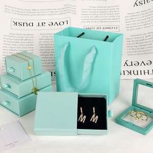 Sac en papier personnalisé avec poignée, impression de grain de marbre sur le papier avec des mots en feuille d'or, OEM/ODM acceptable - Product Image 4